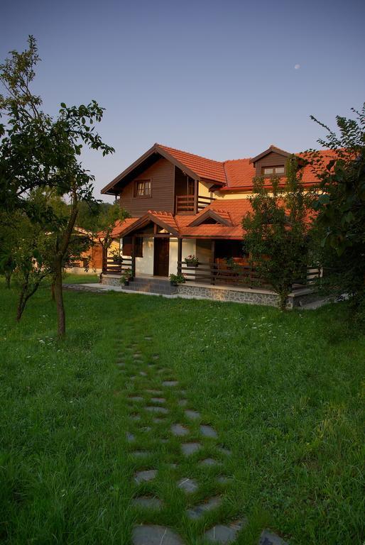 Casuta Cu Prieteni Cornu de Jos Szoba fotó